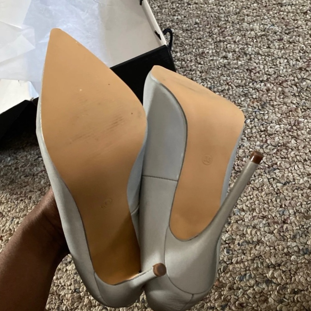 Heels - Picture 3 of 4
